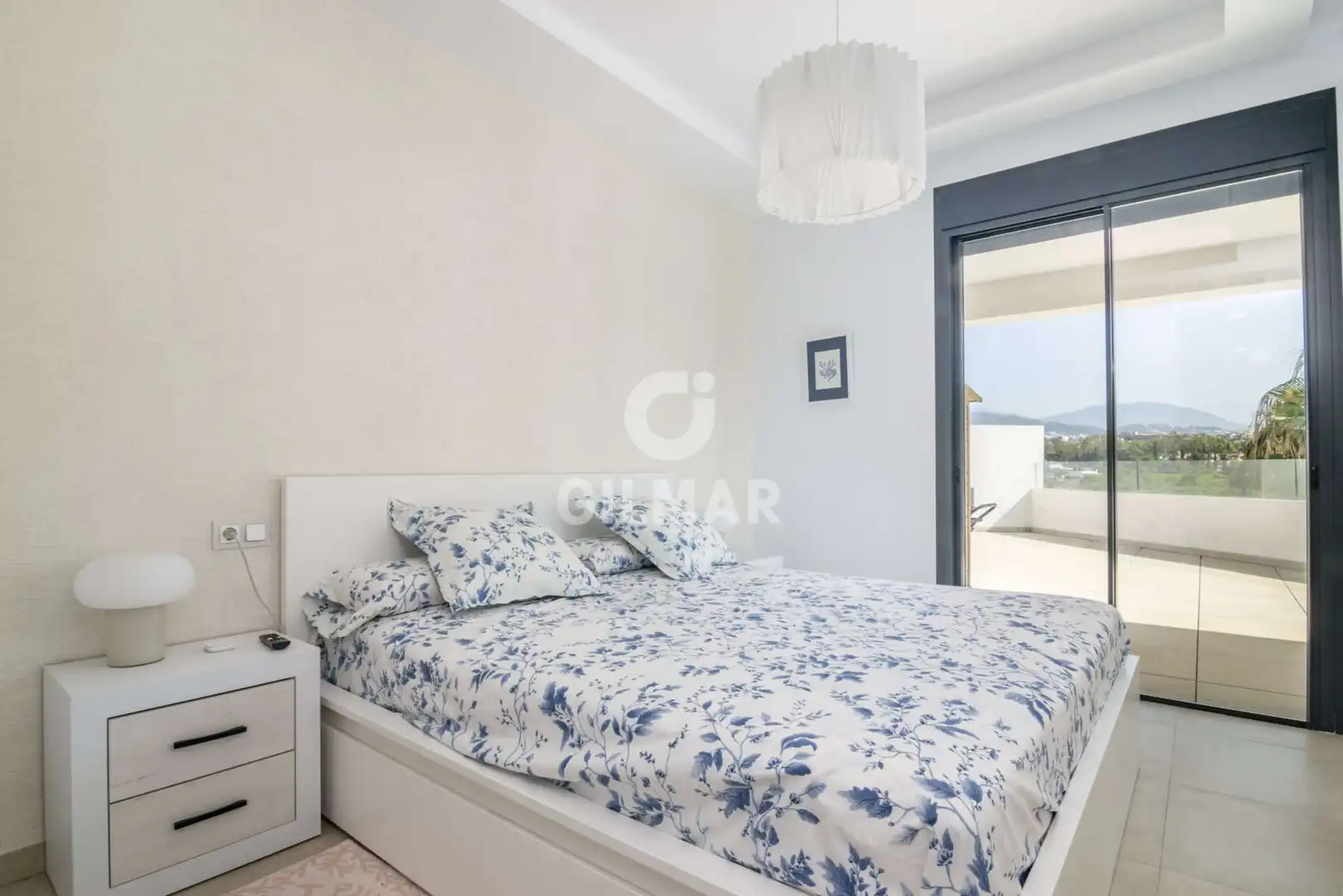 Dormitori de Apartament en venda en Estepona amb Calefacció, Traster i Piscina