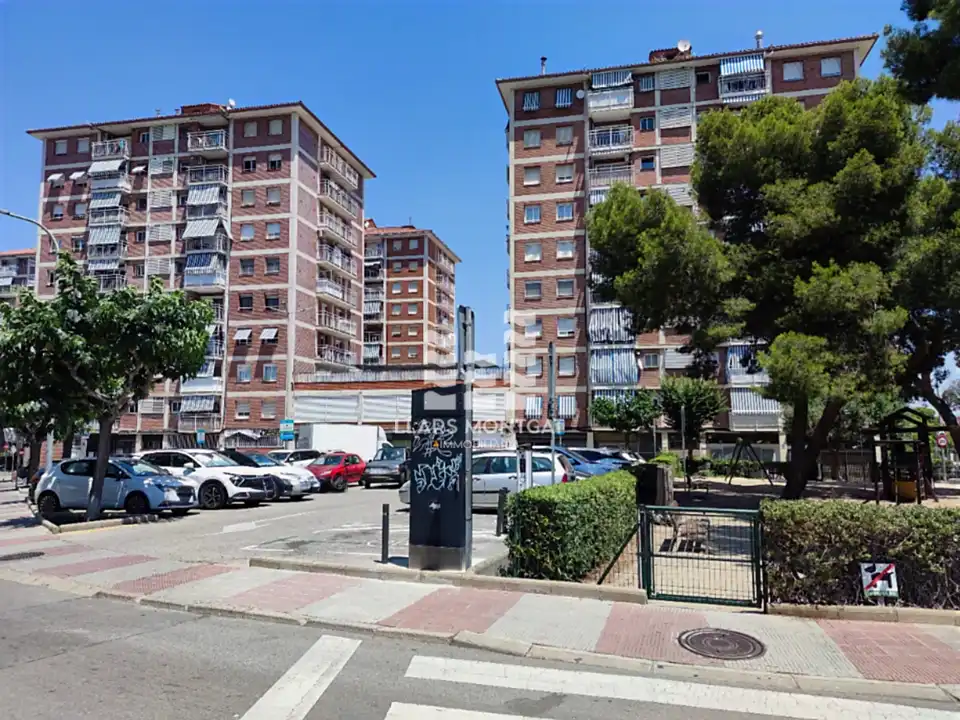 Vista exterior de Àtic en venda en Montgat amb Aire condicionat, Calefacció i Terrassa