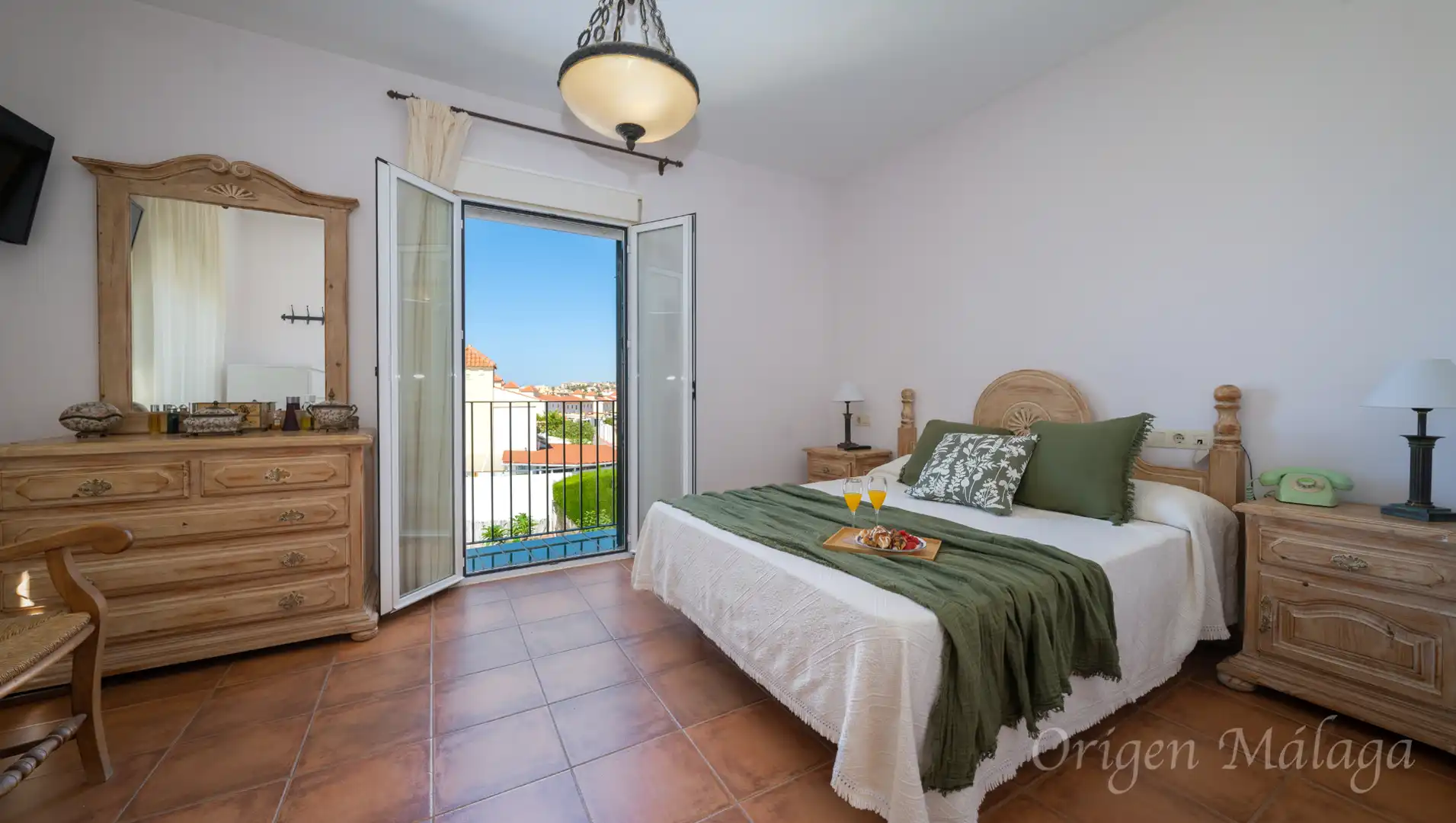 Habitación de Casa adosada en venta en Vélez-Málaga con Calefacción, Jardín privado y Terraza