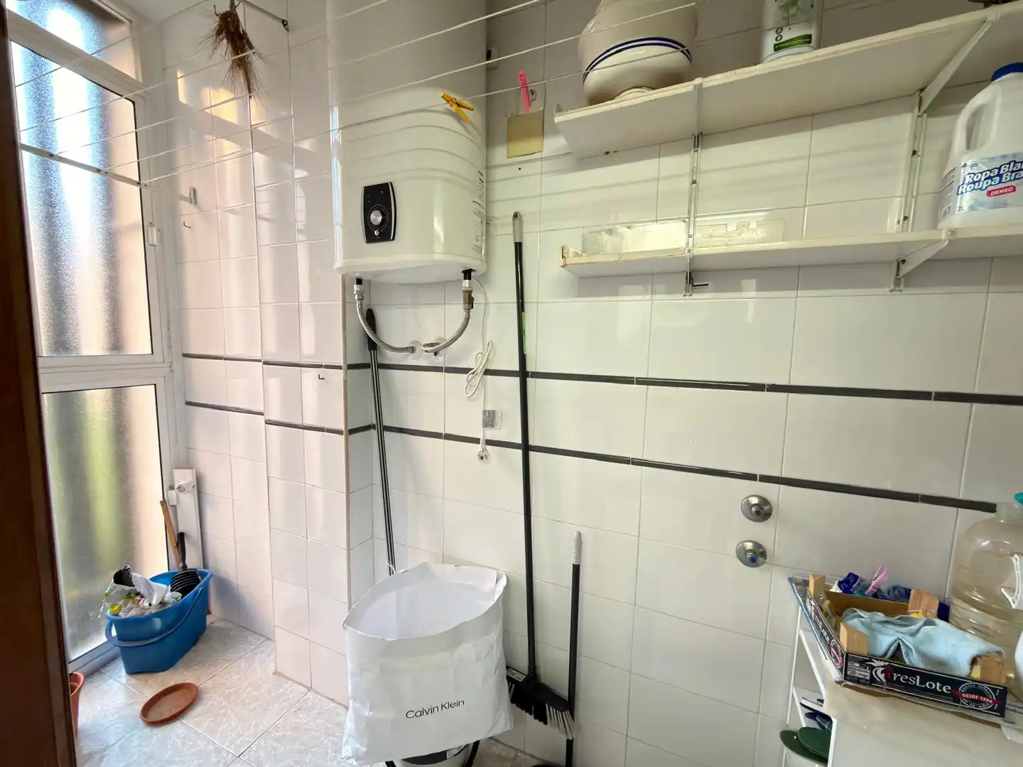Baño de Piso en venta en Huelva con Amueblado, Horno y Lavadora