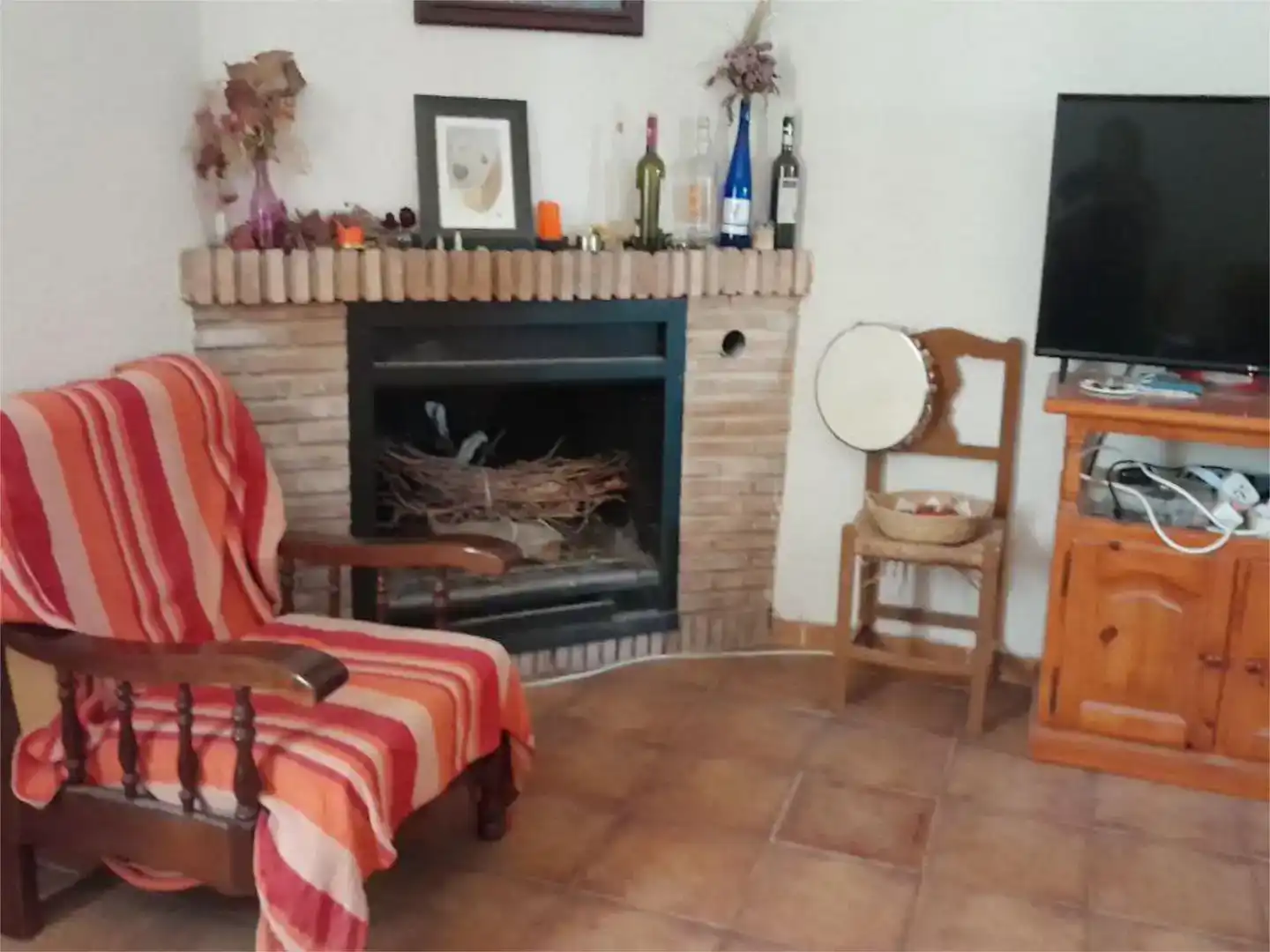 Sala d'estar de Casa adosada en venda en Peal de Becerro amb Jardí privat, Traster i Moblat