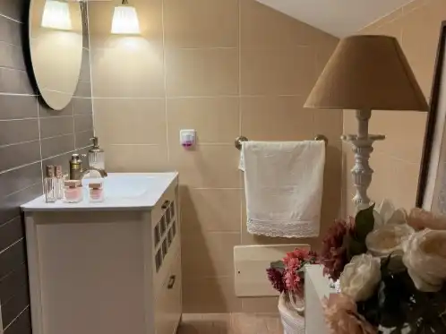 Bany de Pis en venda en Noez amb Aire condicionat, Calefacció i Jardí privat