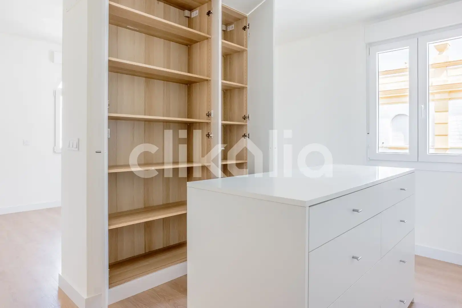 Habitación de Piso en venta en Sevilla con Aire acondicionado y Jardín privado