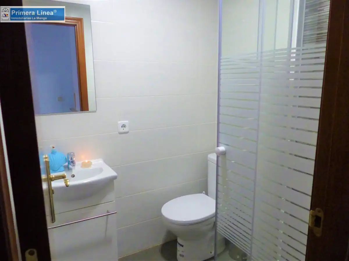 Baño de Casa adosada en venta en Cartagena con Jardín privado, Trastero y Amueblado
