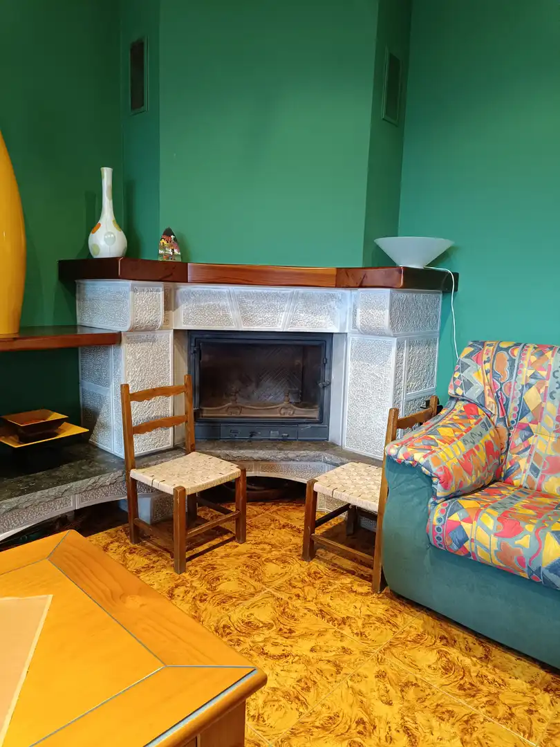 Sala d'estar de Casa o xalet en venda en Aguilar de Campoo amb Calefacció i Terrassa