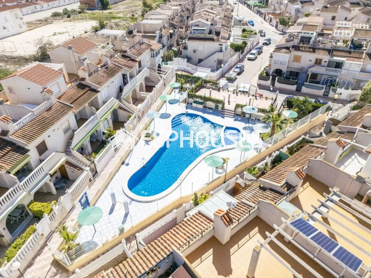 Piscina de Planta baja en venta en Guardamar del Segura con Aire acondicionado, Terraza y Balcón