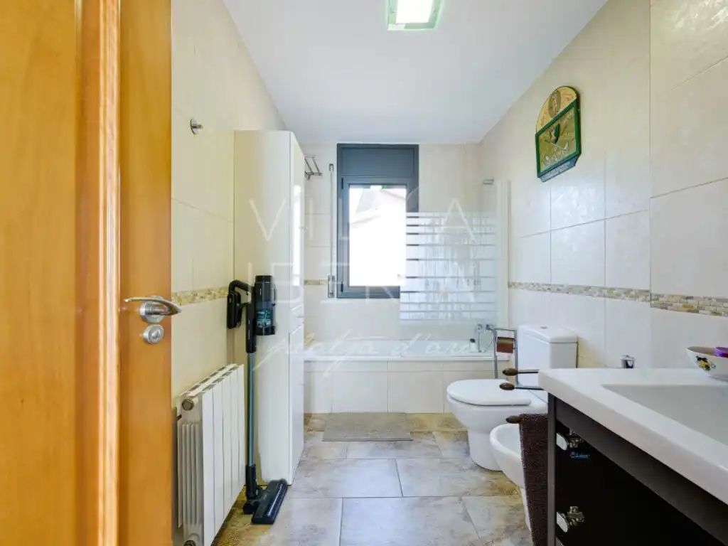 Casa amb piscina en venda a Avenida Rossello 4-B, imagen 20