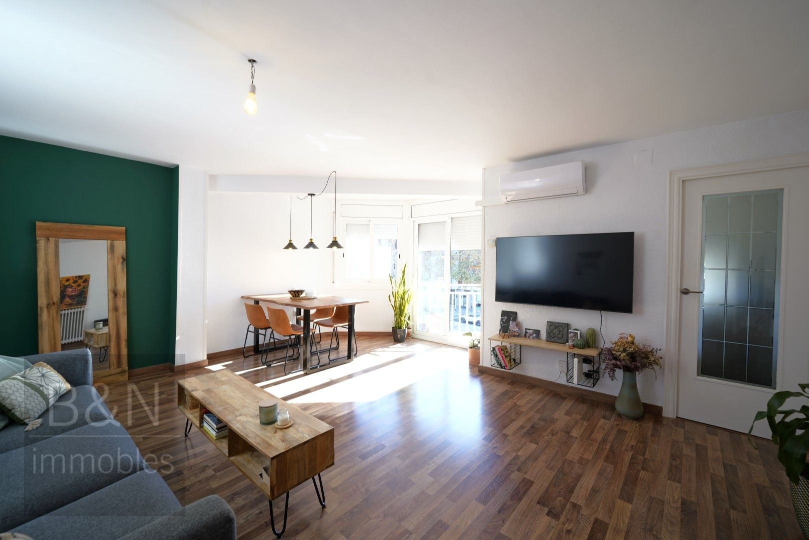 Living room of Duplex for sale in Terrassa  with Air Conditioner and Heating