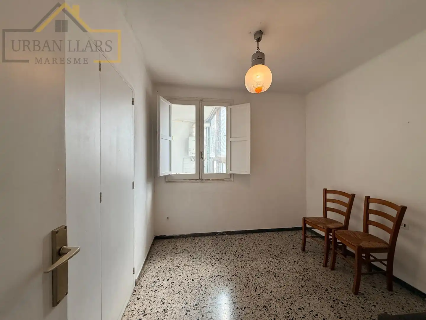 Schlafzimmer von Wohnung zum Verkauf in Mataró mit Balkon