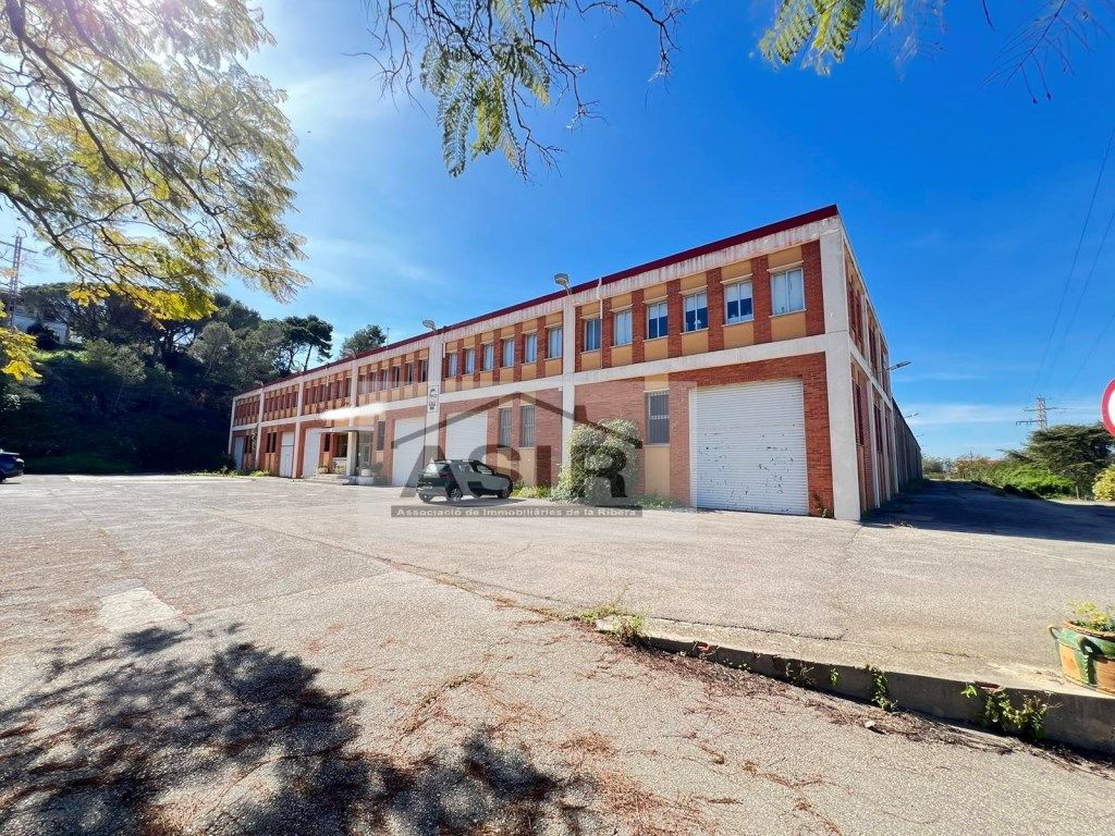 Exterior view of Industrial buildings for rent in Alzira