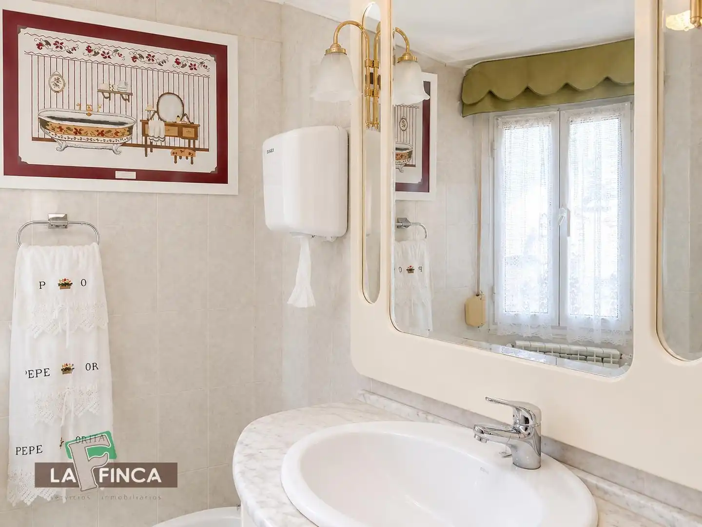 Bathroom of Houses for sale in Belmonte de Miranda  with Heating, Terrace and Storage room