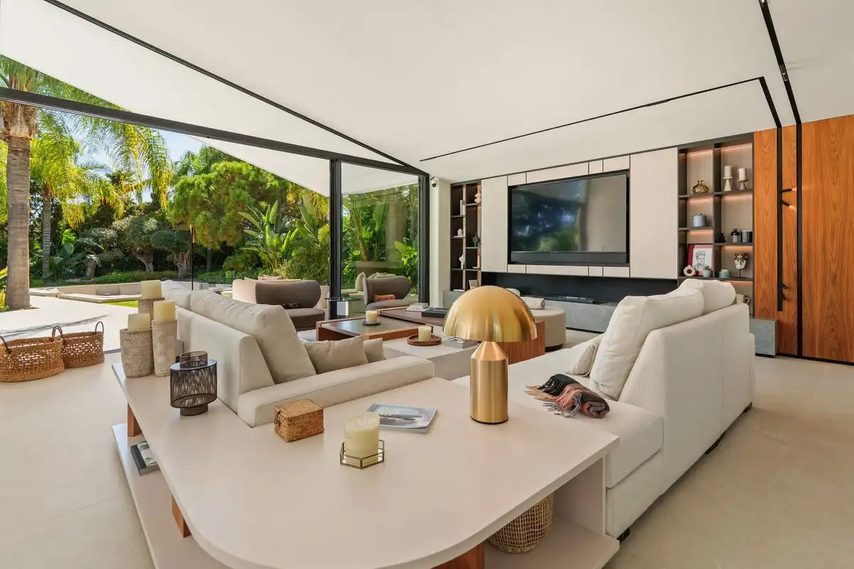 Detached house with pool for sale in Río Real - Los Monteros, imagen 3