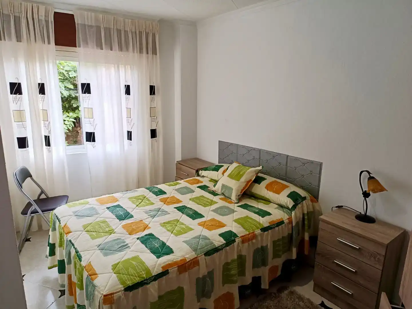 Schlafzimmer von Wohnung zur Miete in Camariñas mit Abstellraum, Möbliert und Ofen