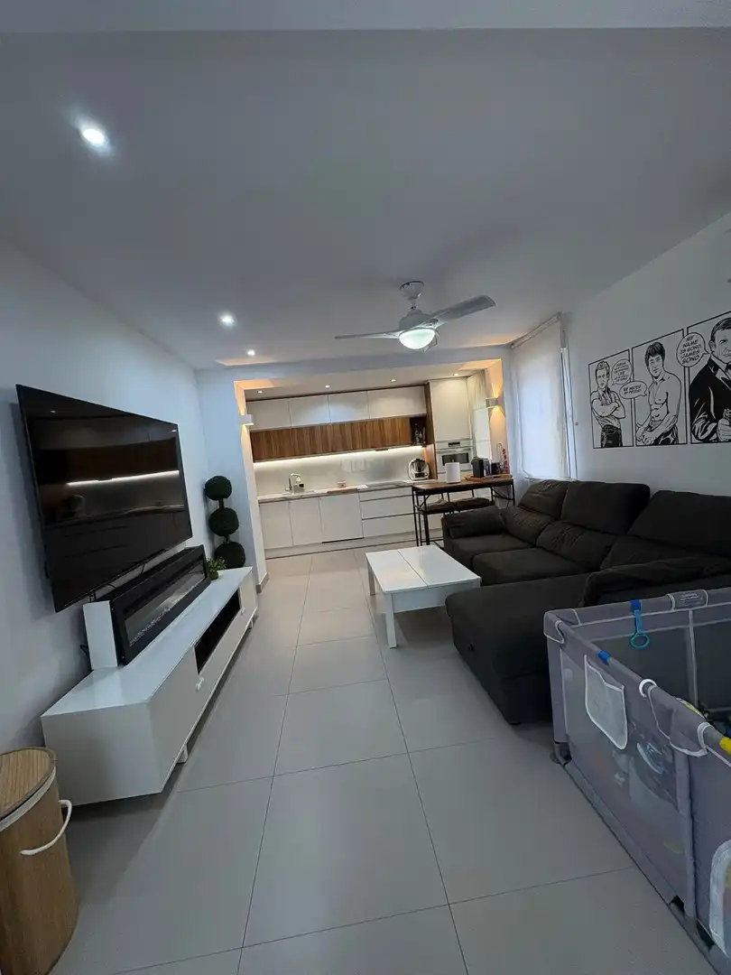 Sala d'estar de Planta baixa en venda en Marbella amb Aire condicionat, Terrassa i Moblat