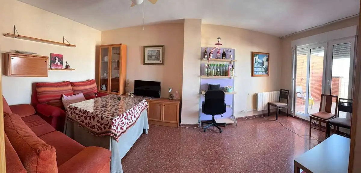 Wohnzimmer von Dachboden zum Verkauf in Granada mit Klimaanlage, Heizung und Terrasse