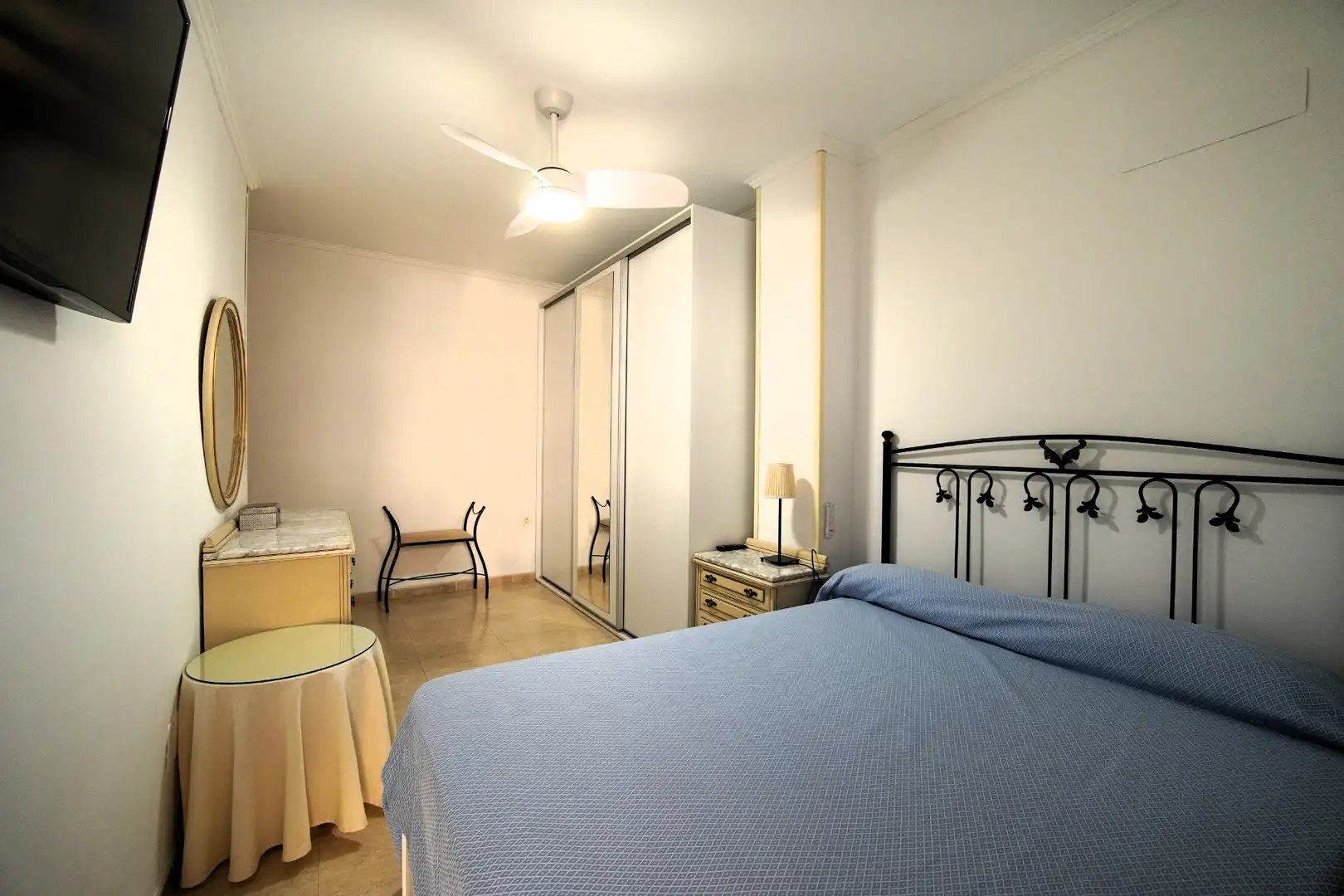Schlafzimmer von Wohnung zum Verkauf in Roquetas de Mar mit Klimaanlage, Terrasse und Möbliert