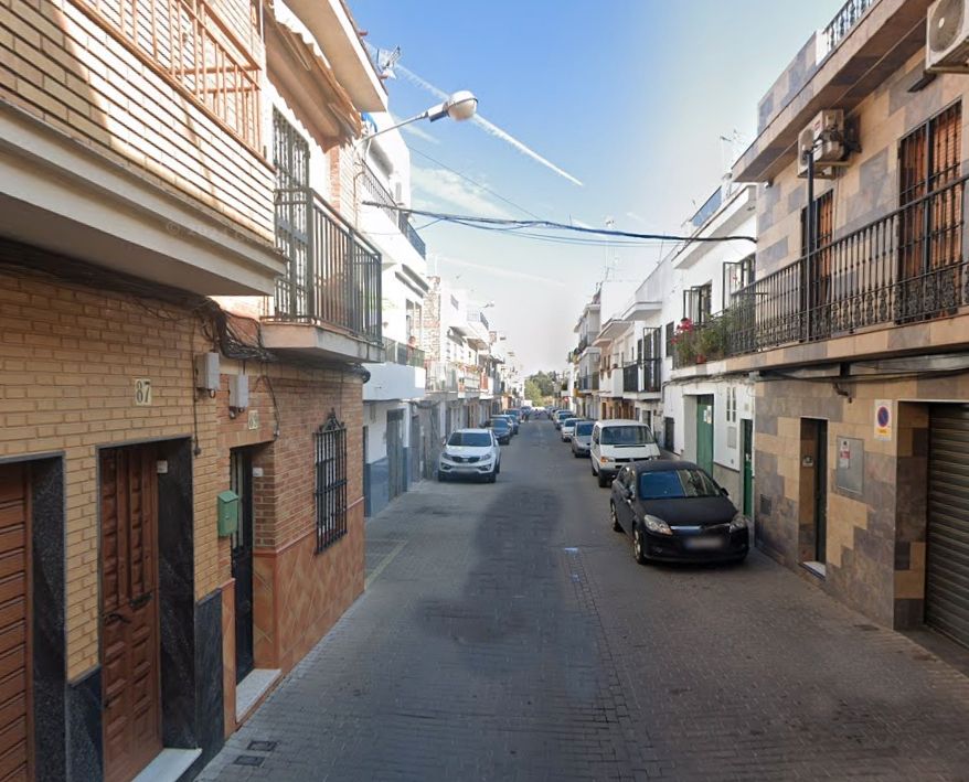 Exterior view of Single-family semi-detached for sale in  Sevilla Capital