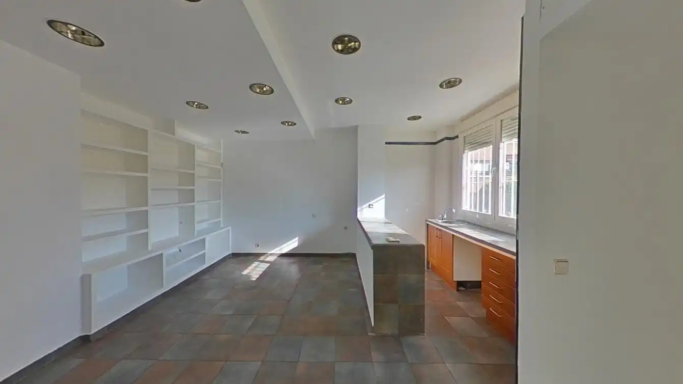 Cuina de Apartament en venda en Madrid amb Aire condicionat