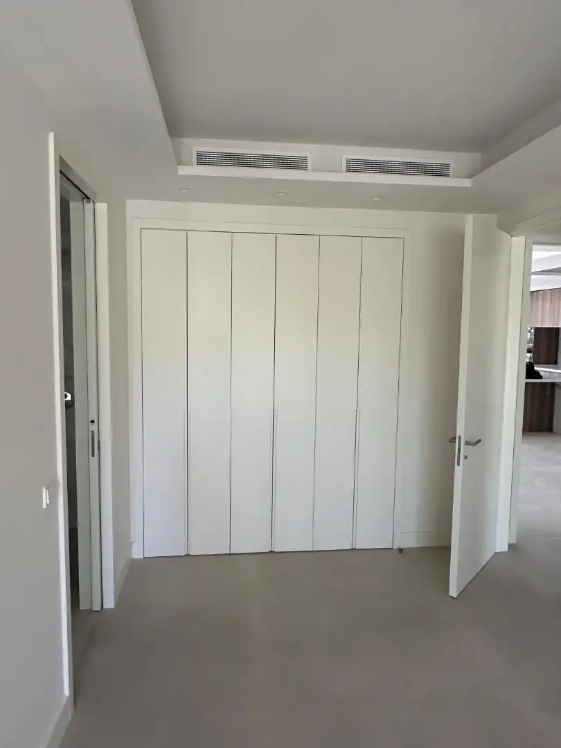 Bedroom of Flat for sale in Marbella  with Air Conditioner, Terrace and Internet