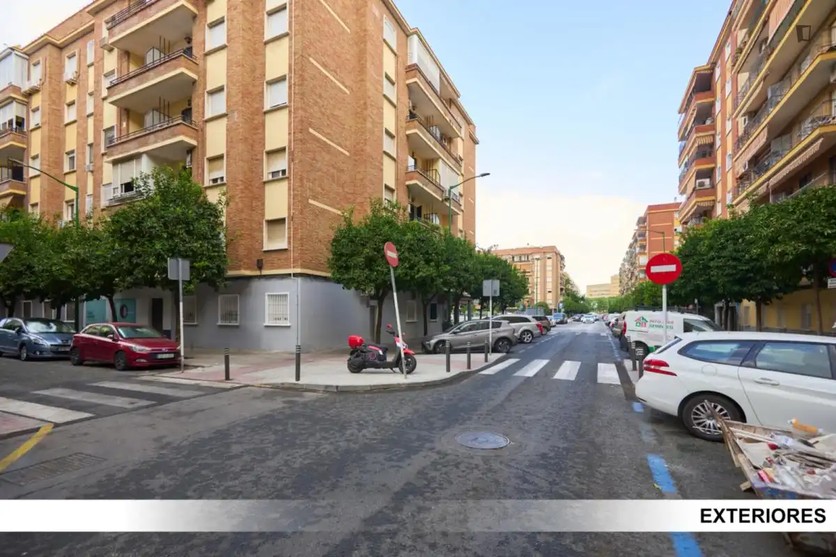 Vista exterior de Apartament per a compartir en Alcalá de Guadaira amb Aire condicionat, Calefacció i Moblat