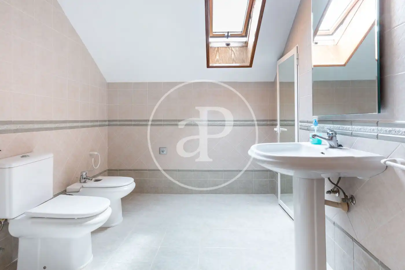 Bathroom of Houses for sale in Sagunto / Sagunt  with Air Conditioner, Heating and Private garden