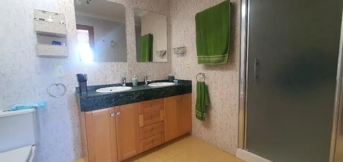 Bany de Casa adosada en venda en Hellín amb Aire condicionat, Calefacció i Parquet