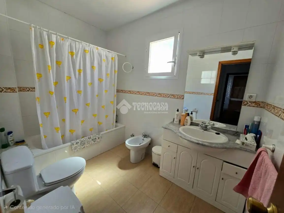 Baño de Casa adosada en venta en Morón de la Frontera