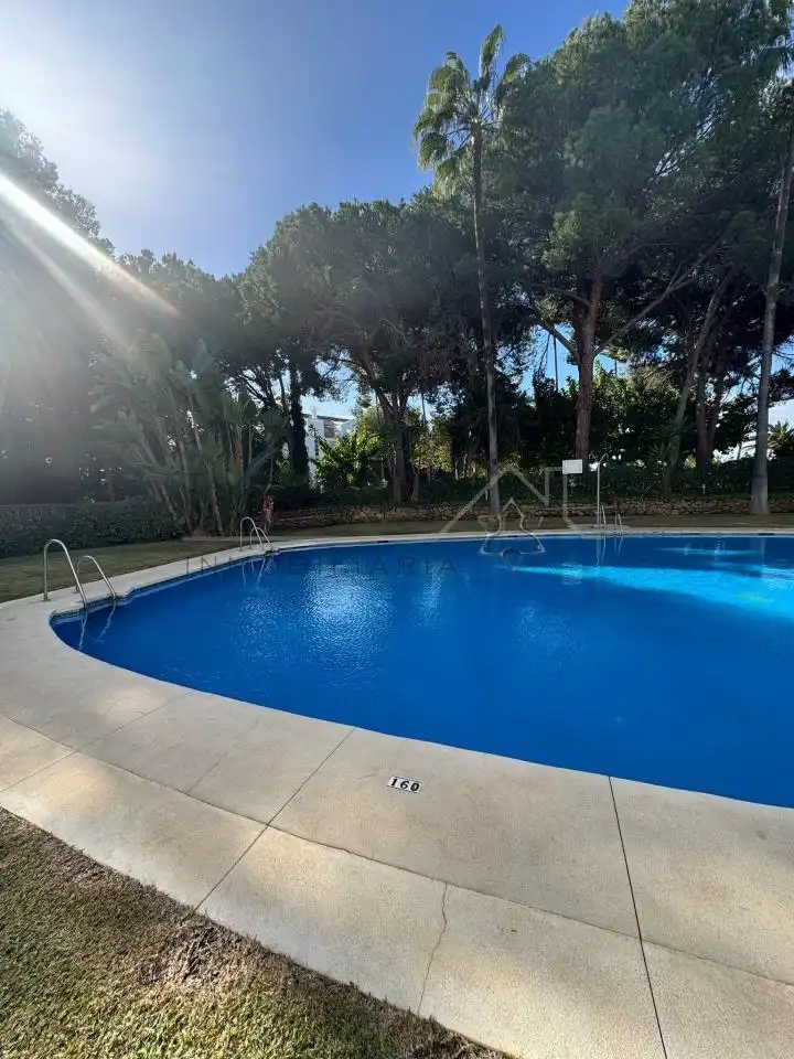 Swimming pool of Flat for sale in Marbella  with Air Conditioner, Heating and Terrace