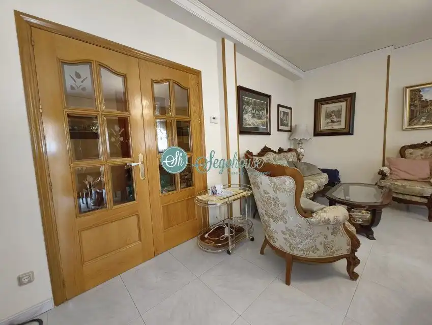 Piso en venta en Segovia con Calefacción, Trastero y Balcón
