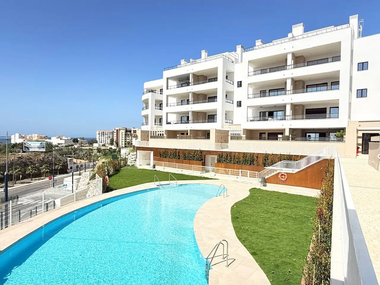 Piscina de Ático en venta en Torrox con Aire acondicionado, Calefacción y Trastero