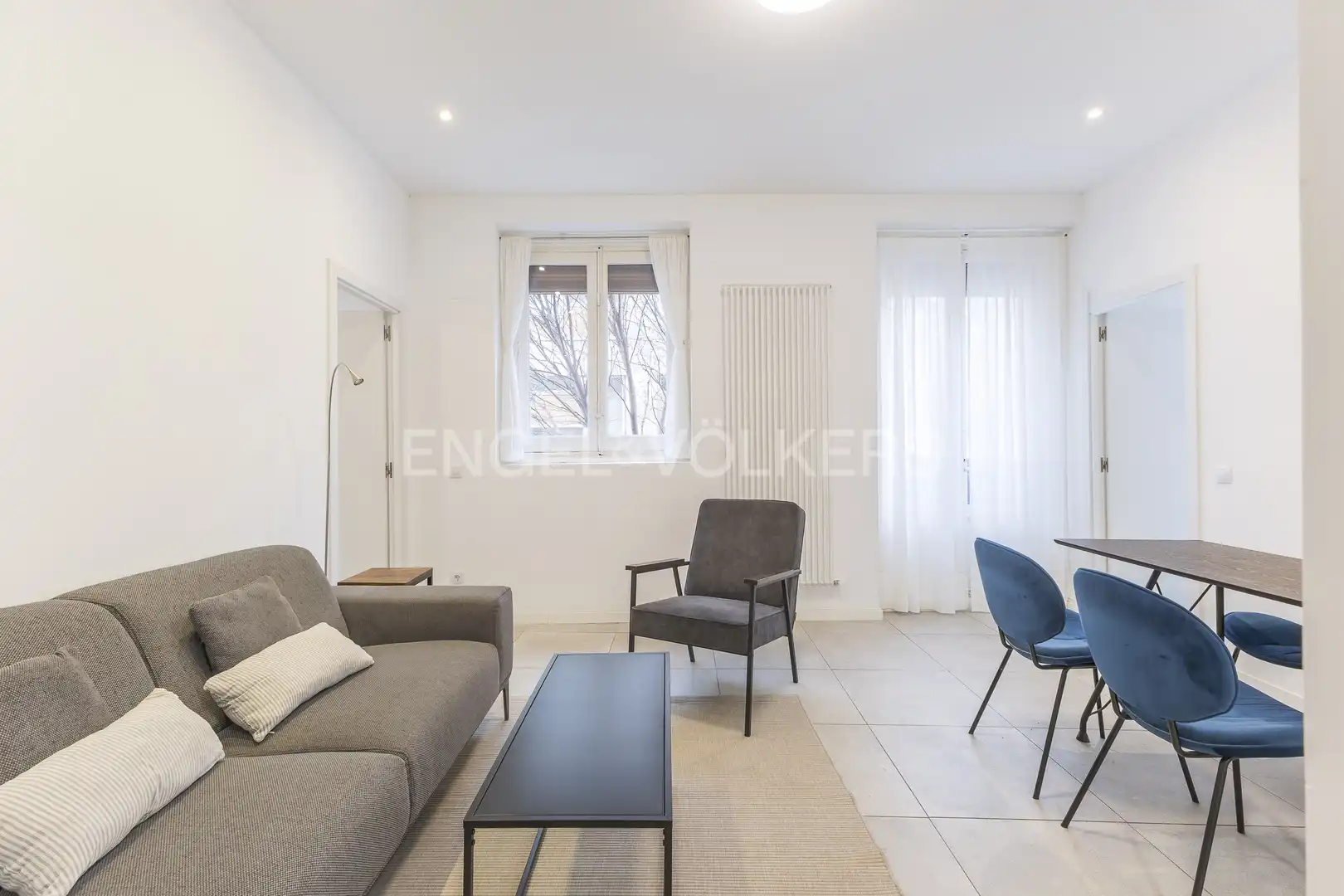 Living room of Flat for rent in Madrid  with Air Conditioner, Heating and Furnished