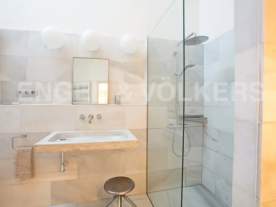 Badezimmer von Wohnung zur Miete in Barcelona mit Klimaanlage, Heizung und Privatgarten