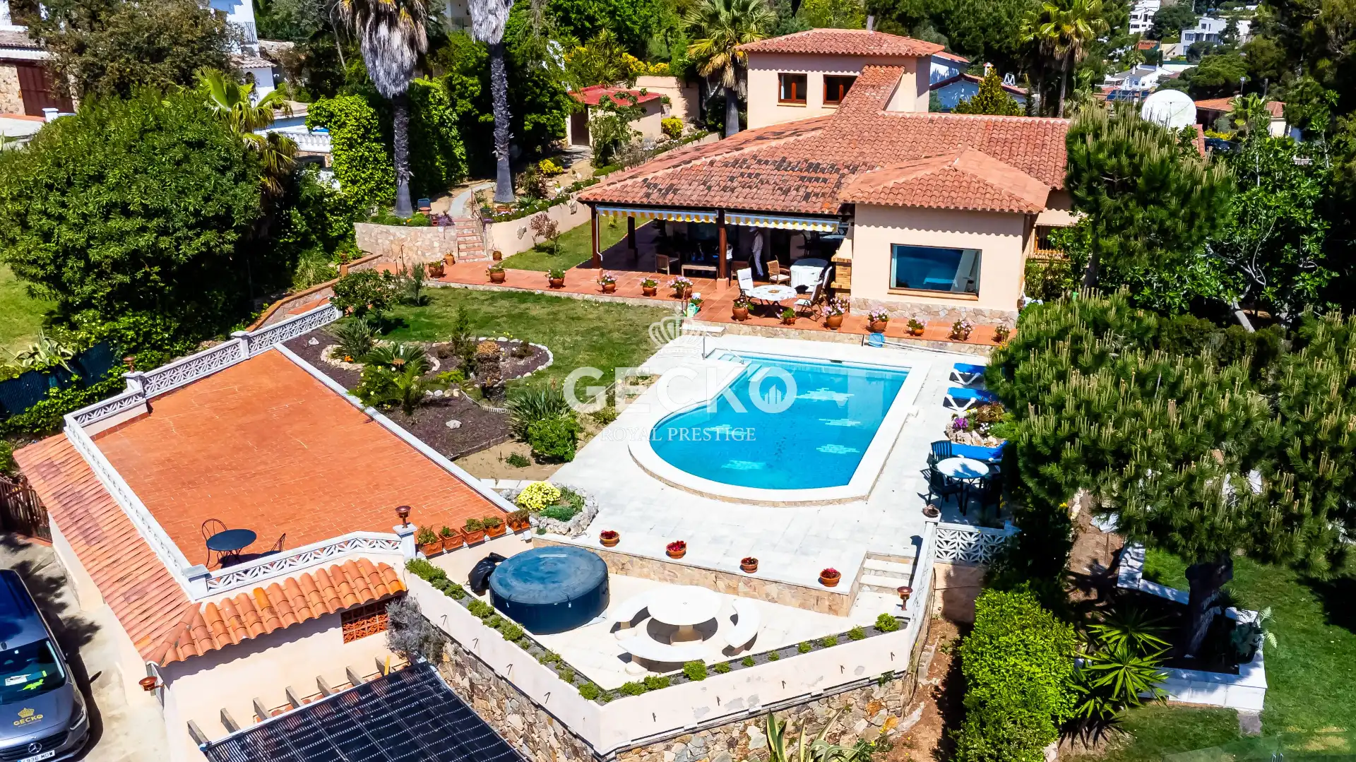 Vista exterior de Casa o xalet en venda en Lloret de Mar amb Calefacció, Jardí privat i Terrassa