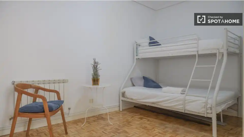 Appartamento con terrazza in affitto a Centro, imagen 16