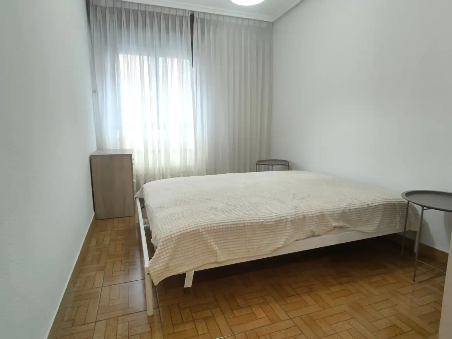 Schlafzimmer von Wohnung zur Miete in Gijón  mit Heizung