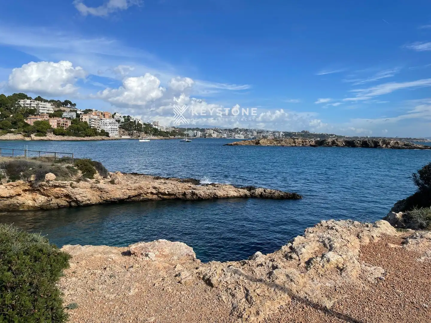 Außenansicht von Wohnung zur Miete in Calvià mit Klimaanlage, Terrasse und Schwimmbad