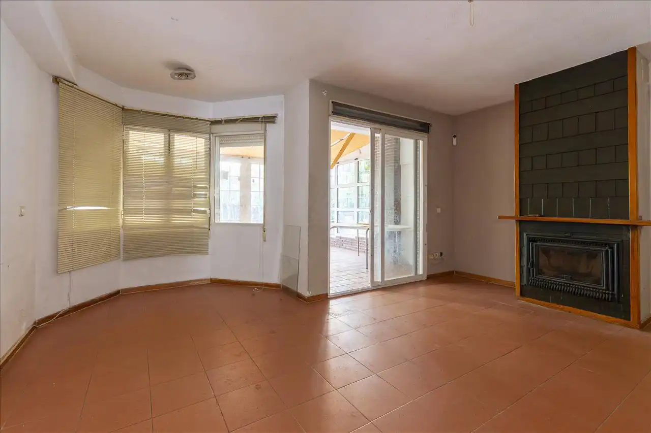 Sala d'estar de Casa adosada en venda en Moralzarzal amb Terrassa i Traster