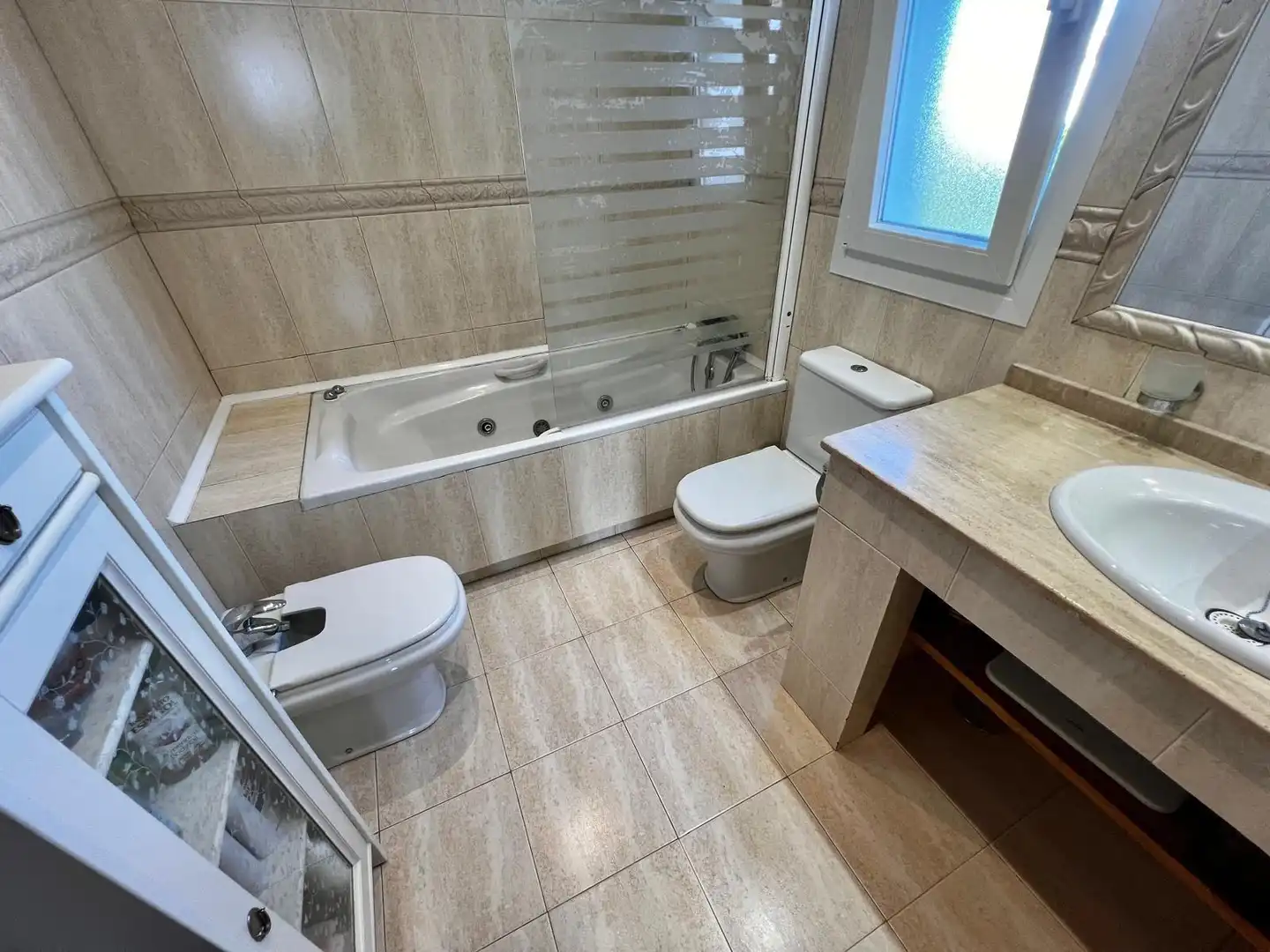 Bany de Casa o xalet en venda en Málaga amb Aire condicionat, Calefacció i Jardí privat