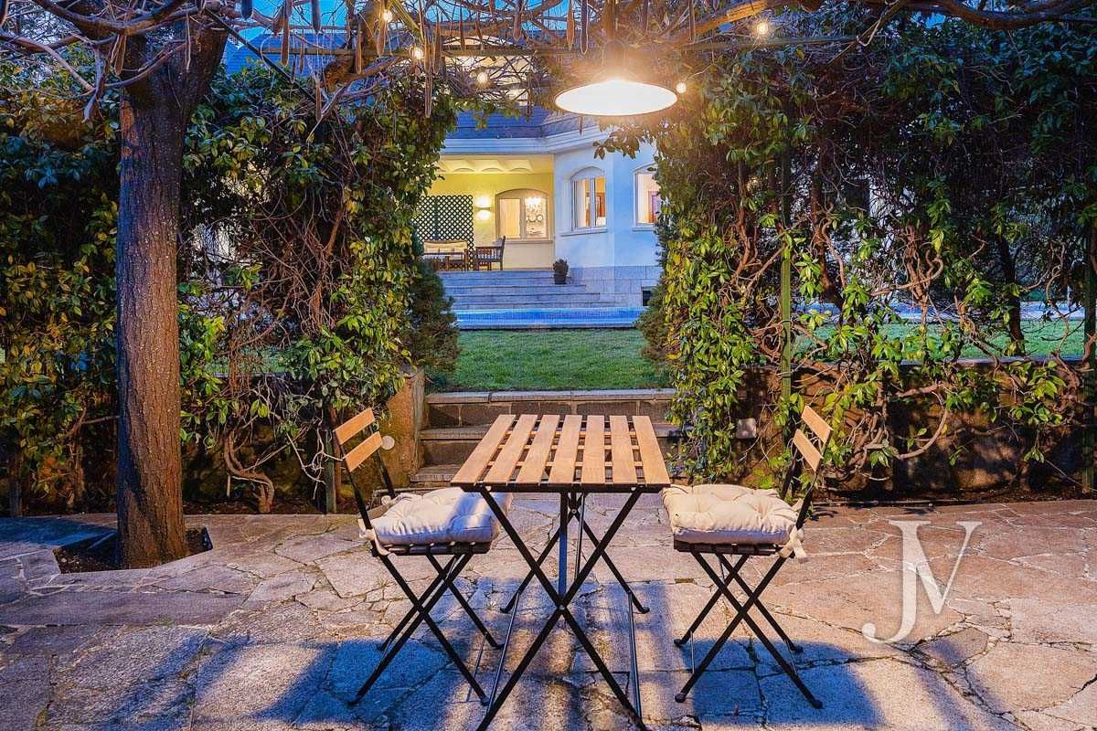 Terrassa de Casa o xalet en venda en  Madrid Capital amb Aire condicionat, Calefacció i Jardí privat