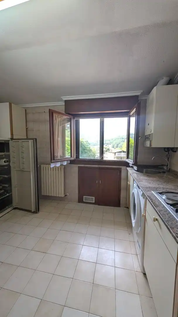 Küche von Wohnung zum Verkauf in Vega de Pas mit Heizung, Abstellraum und Möbliert