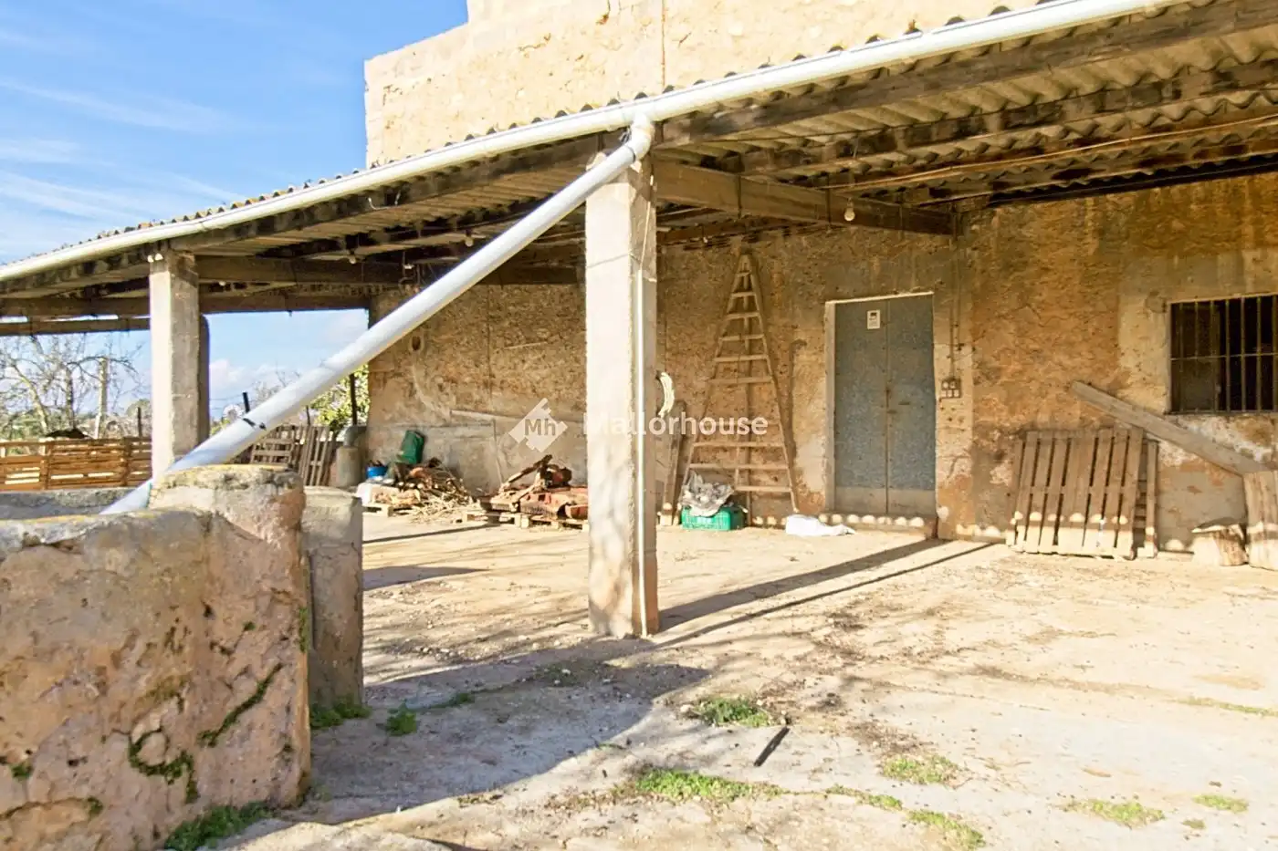 Vista exterior de Finca rústica en venda en  Palma de Mallorca amb Jardí privat, Terrassa i Traster