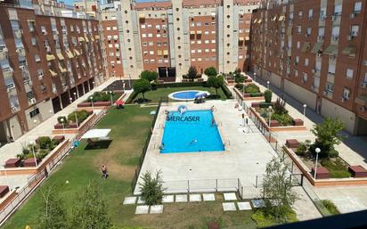 Piscina de Pis de lloguer en Alcalá de Henares amb Terrassa