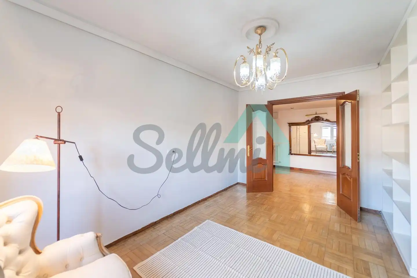 Wohnzimmer von Wohnung zur untervermieten in Oviedo  mit Heizung, Parkett und Terrasse
