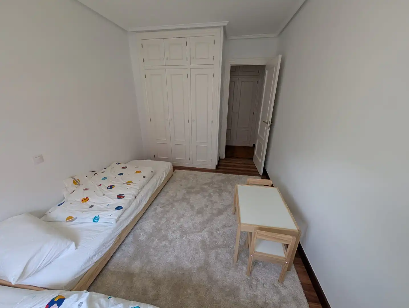 Flat for rent in Calle Arsenio Odriozola, Valdenoja