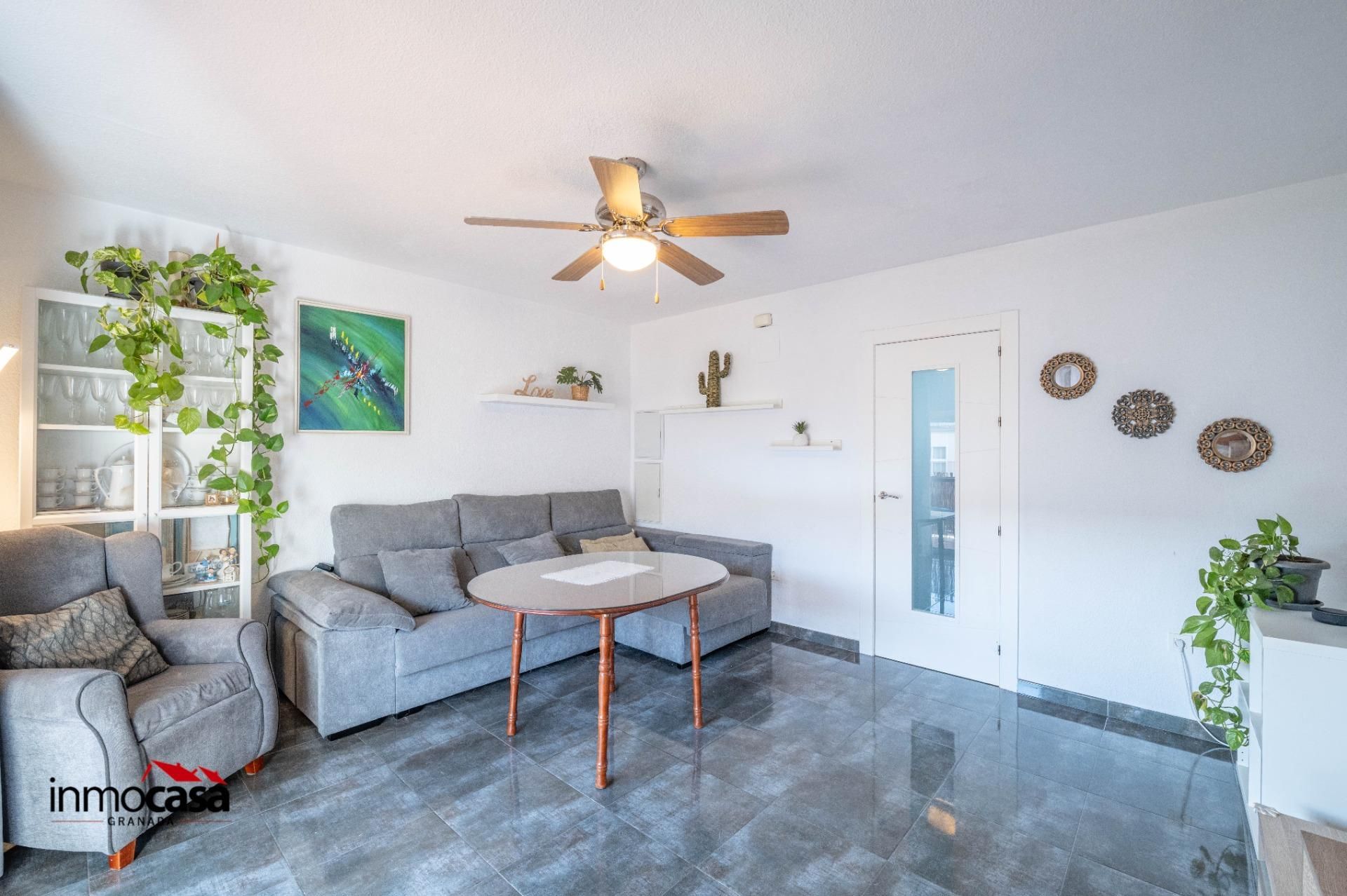 Sala de estar de Piso en venta en  Granada Capital