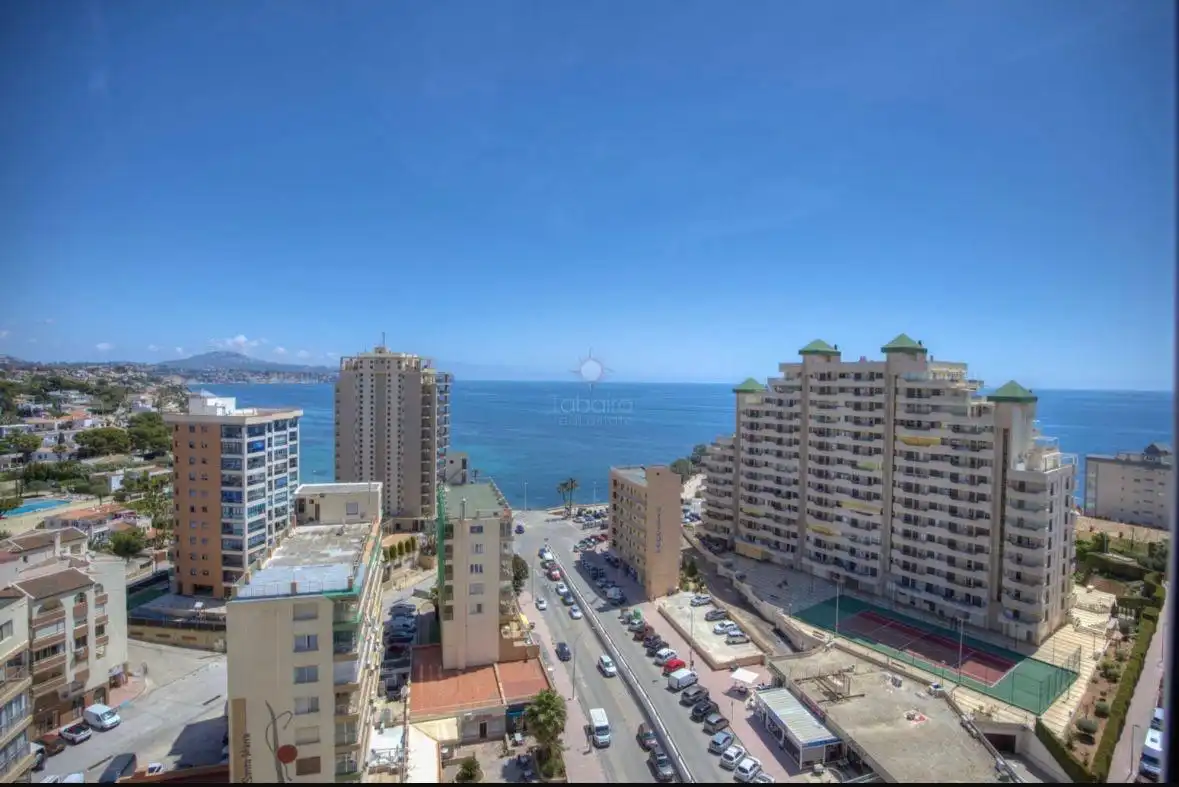 Vista exterior de Apartamento en venta en Calpe / Calp con Aire acondicionado, Calefacción y Terraza