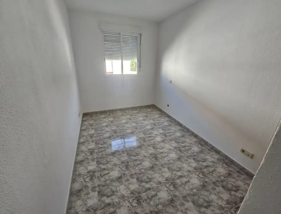 Habitación de Piso en venta en Torres de la Alameda con Calefacción y Trastero