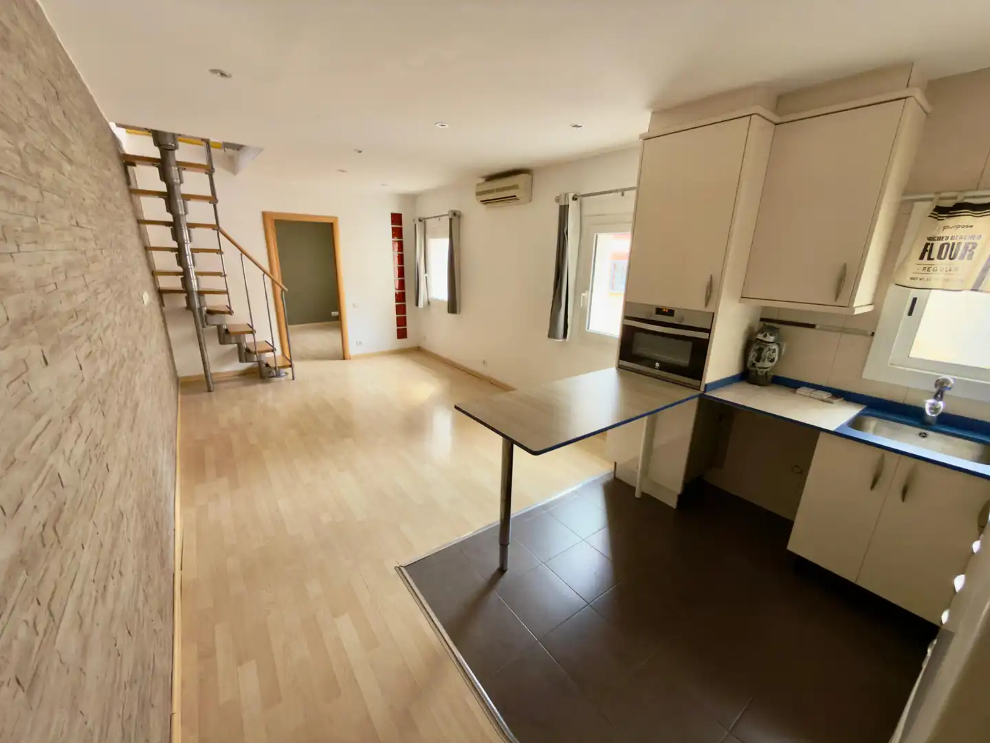 Pis en venda en Cornellà de Llobregat amb Aire condicionat, Terrassa i Forn