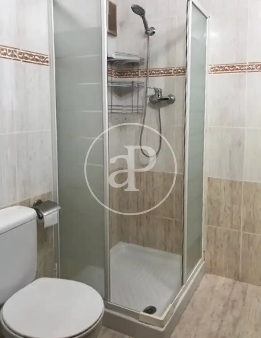 Baño de Piso en venta en Castellón de la Plana / Castelló de la Plana con Calefacción, Jardín privado y Trastero