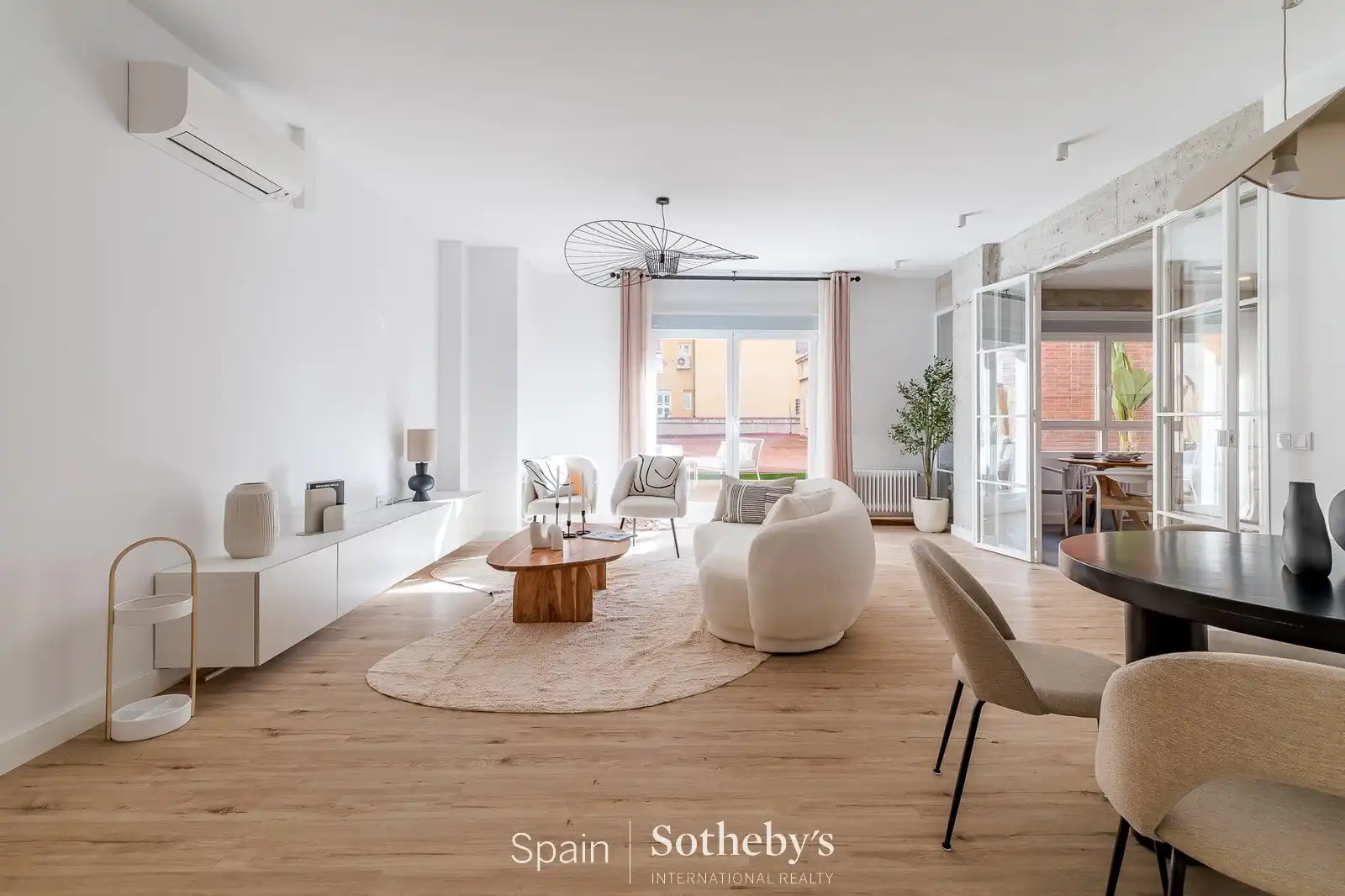 Sala d'estar de Apartament de lloguer en Madrid amb Aire condicionat, Calefacció i Terrassa